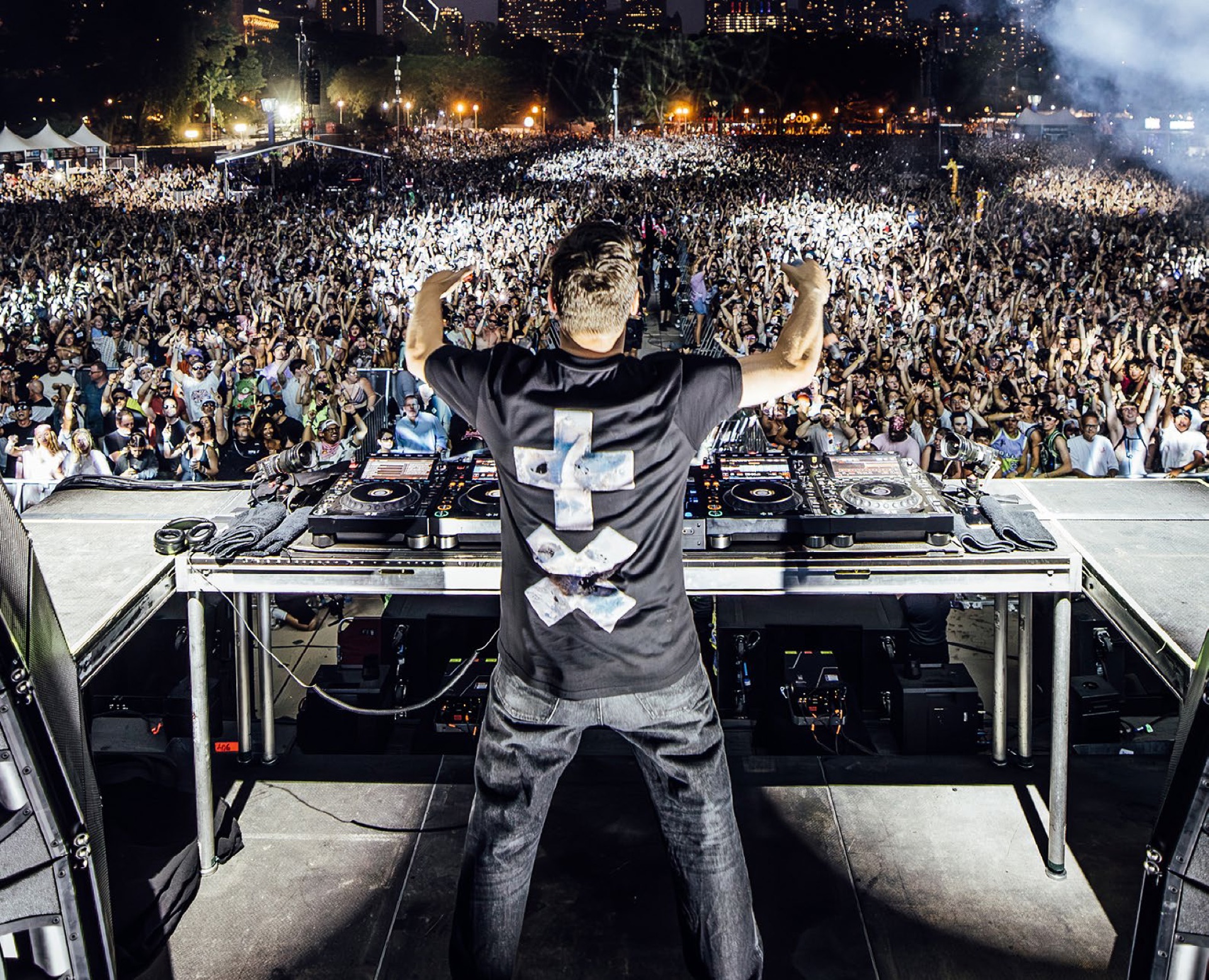 Garrix on festival main stage with massive crowd
