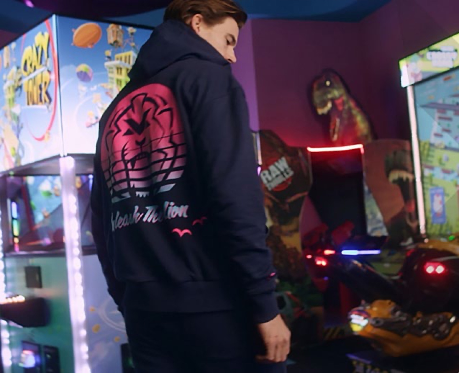 Driver capsule worn in arcade — Yeah The Lion edition